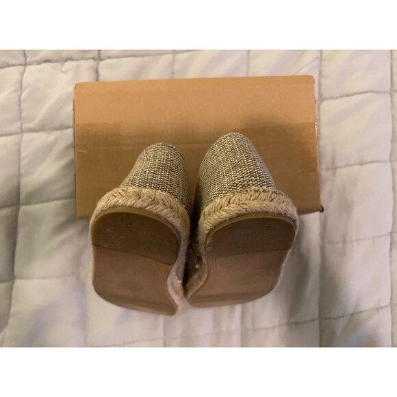 Lands End Shoes/Espadrille Comfort Slip on Flat Shoe Size 7 - Picture 9 of 10